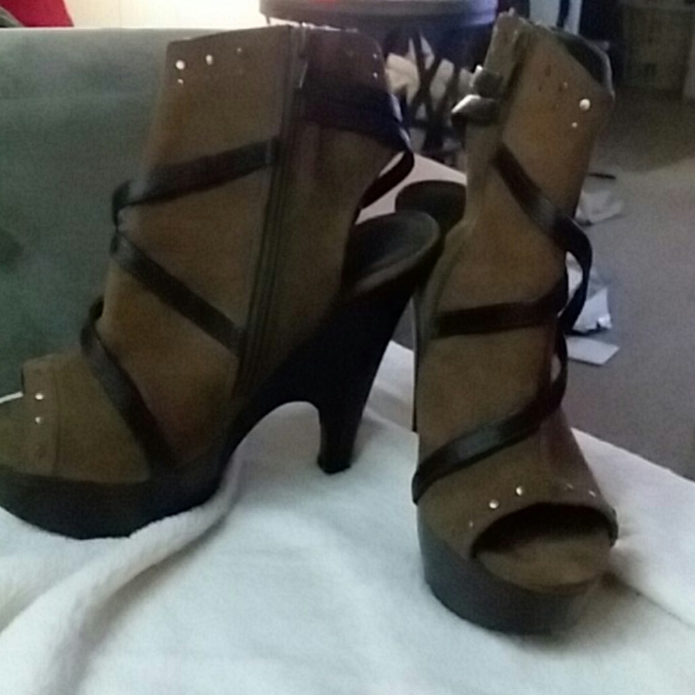 Gomax wedge bootie 9